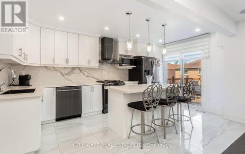 5259 Astwell Avenue, Mississauga, ON - Indoor Photo Showing Kitchen With Upgraded Kitchen
