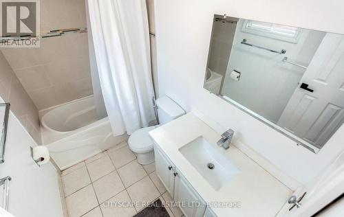 5259 Astwell Avenue, Mississauga, ON - Indoor Photo Showing Bathroom