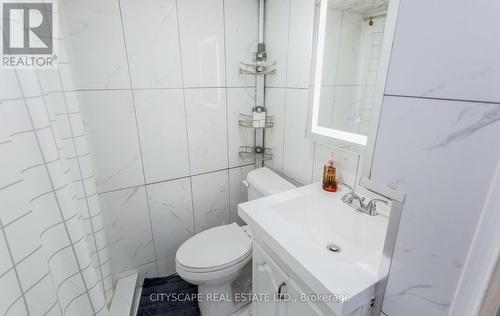 5259 Astwell Avenue, Mississauga, ON - Indoor Photo Showing Bathroom