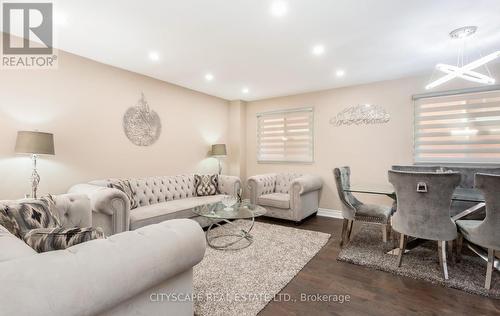 5259 Astwell Avenue, Mississauga, ON - Indoor Photo Showing Living Room