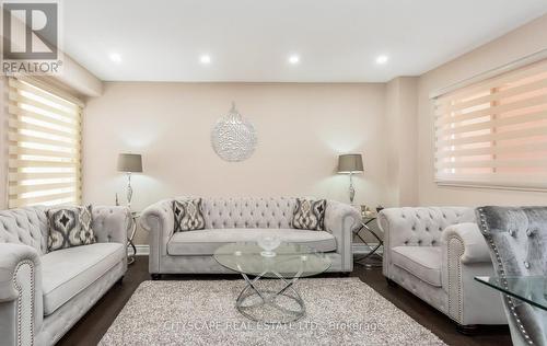 5259 Astwell Avenue, Mississauga, ON - Indoor Photo Showing Living Room