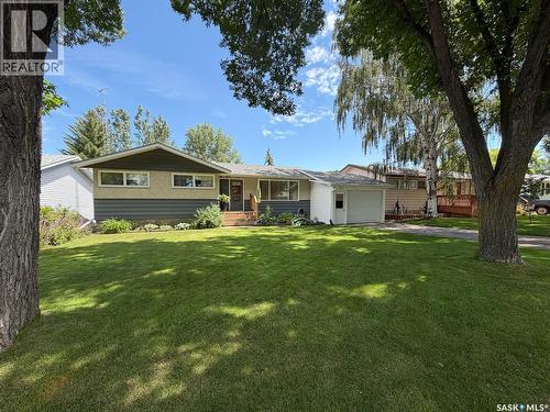 386 4Th Street E, Shaunavon, SK - Outdoor With Deck Patio Veranda