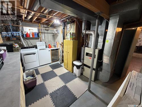 386 4Th Street E, Shaunavon, SK - Indoor