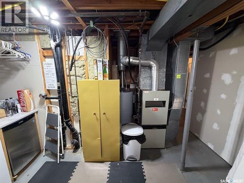 386 4Th Street E, Shaunavon, SK - Indoor Photo Showing Basement