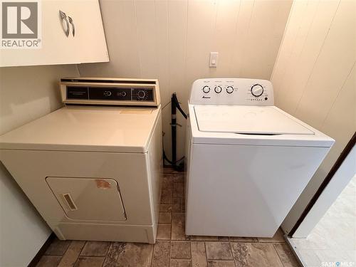 926 12Th Street, Humboldt, SK - Indoor Photo Showing Laundry Room