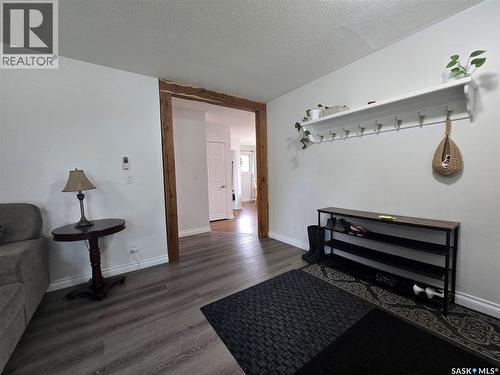 98 13Th Street, Weyburn, SK - Indoor
