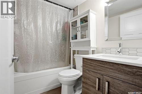 46 Mossing Bay, Regina, SK - Indoor Photo Showing Bathroom