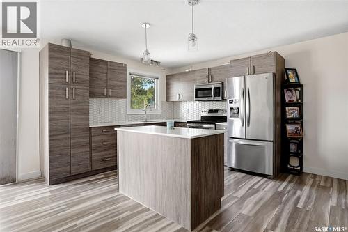 46 Mossing Bay, Regina, SK - Indoor Photo Showing Kitchen With Stainless Steel Kitchen With Upgraded Kitchen