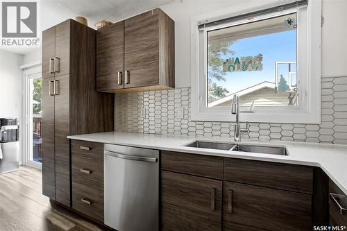 46 Mossing Bay, Regina, SK - Indoor Photo Showing Kitchen With Double Sink