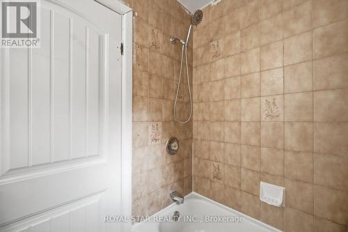 147 Grace Avenue, Hamilton, ON - Indoor Photo Showing Bathroom