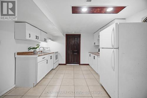 147 Grace Avenue, Hamilton, ON - Indoor Photo Showing Kitchen