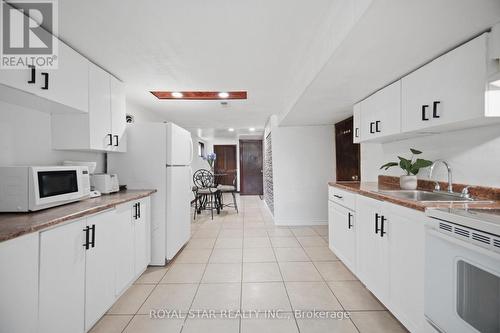 147 Grace Avenue, Hamilton, ON - Indoor Photo Showing Kitchen