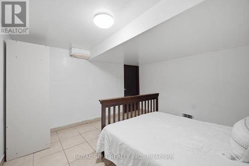 147 Grace Avenue, Hamilton, ON - Indoor Photo Showing Bedroom