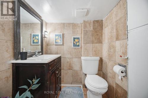 147 Grace Avenue, Hamilton, ON - Indoor Photo Showing Bathroom