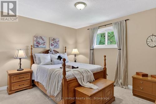 1190 Nuforest Drive, Selwyn, ON - Indoor Photo Showing Bedroom