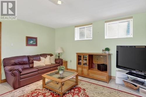 1190 Nuforest Drive, Selwyn, ON - Indoor Photo Showing Living Room