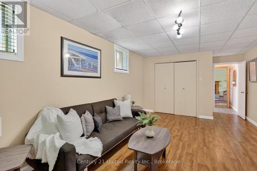 1190 Nuforest Drive, Selwyn, ON - Indoor Photo Showing Living Room