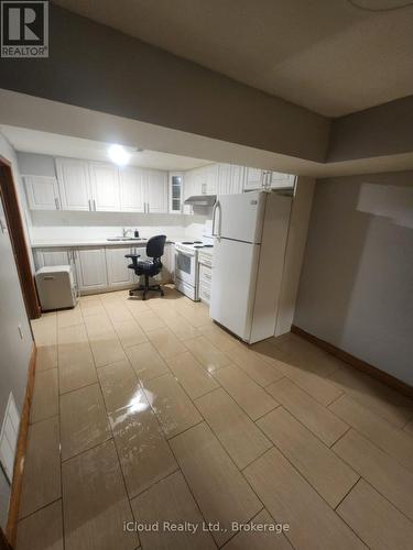2631 Roblo Road, Mississauga, ON - Indoor