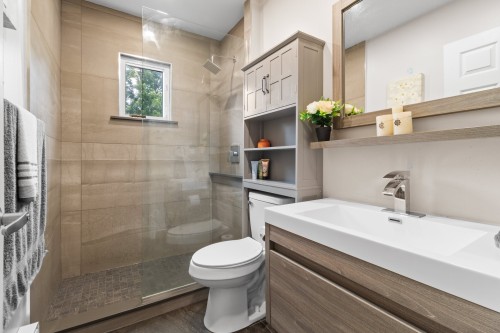 Bathroom - 236 23E Avenue, Deux-Montagnes, QC - Indoor Photo Showing Bathroom