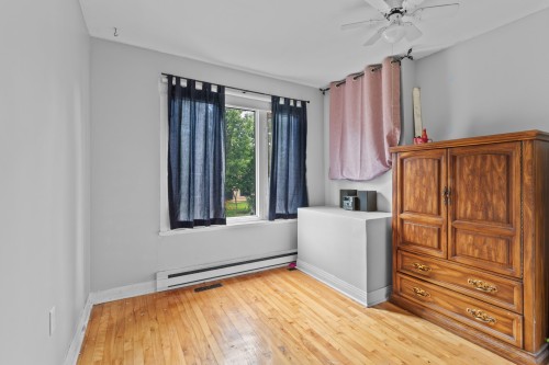 Bedroom - 236 23E Avenue, Deux-Montagnes, QC - Indoor Photo Showing Other Room