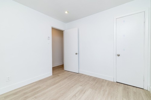 Chambre à coucher - 2-9695 Av. Bruchési, Montréal (Ahuntsic-Cartierville), QC - Indoor Photo Showing Other Room