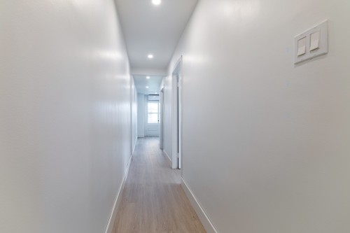 Hall d'entrée/Vestibule - 2-9695 Av. Bruchési, Montréal (Ahuntsic-Cartierville), QC - Indoor Photo Showing Other Room