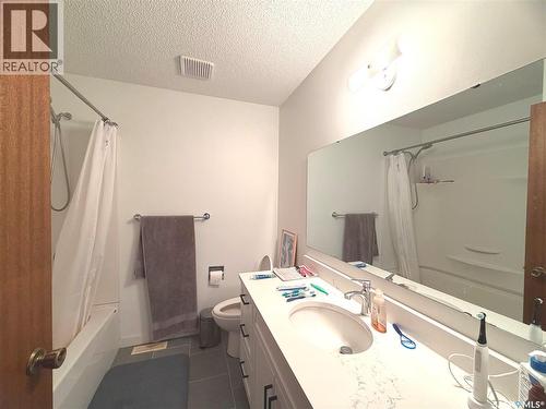 40 Willow Crescent, Fort Qu'Appelle, SK - Indoor Photo Showing Bathroom