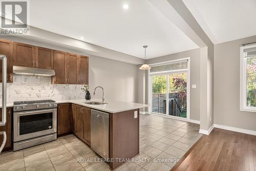 619 Geranium Walk, Ottawa, ON - Indoor Photo Showing Kitchen With Stainless Steel Kitchen