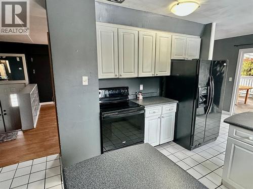 475 Hollywood Road S, Kelowna, BC - Indoor Photo Showing Kitchen