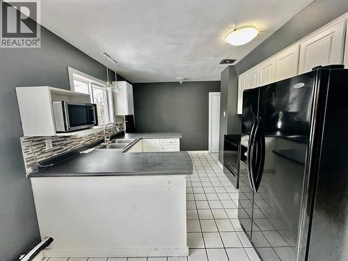 475 Hollywood Road S, Kelowna, BC - Indoor Photo Showing Kitchen With Double Sink