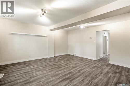 927 4Th Avenue N, Saskatoon, SK - Indoor Photo Showing Other Room