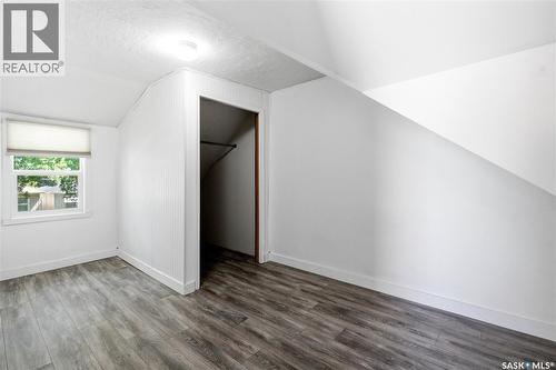 927 4Th Avenue N, Saskatoon, SK - Indoor Photo Showing Other Room