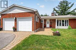 37 PARKWOOD CRESCENT Ottawa, ON K1B 3J5