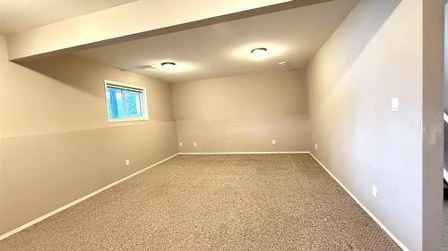 18A Wolf Crescent, Windermere, BC - Indoor Photo Showing Other Room