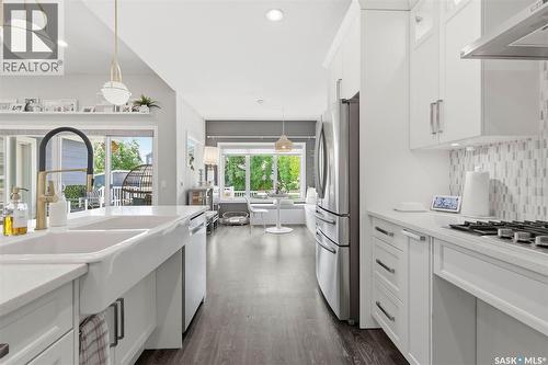 1521 10Th Avenue N, Saskatoon, SK - Indoor Photo Showing Kitchen With Double Sink With Upgraded Kitchen