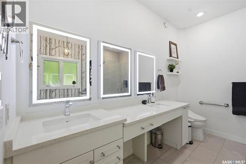 1521 10Th Avenue N, Saskatoon, SK - Indoor Photo Showing Bathroom
