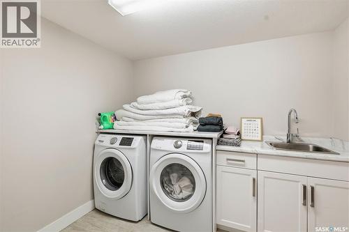1521 10Th Avenue N, Saskatoon, SK - Indoor Photo Showing Laundry Room
