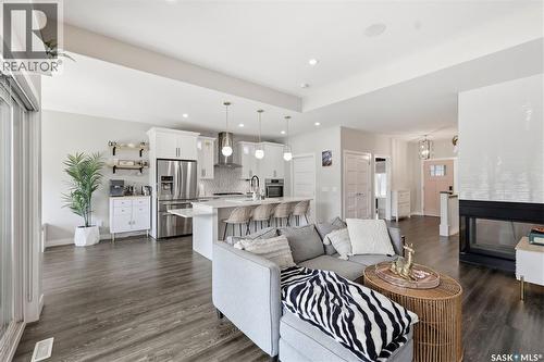 1521 10Th Avenue N, Saskatoon, SK - Indoor Photo Showing Living Room