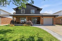 18 COURTLEIGH ROAD St. Catharines (Port Dalhousie), ON L2N 7E8