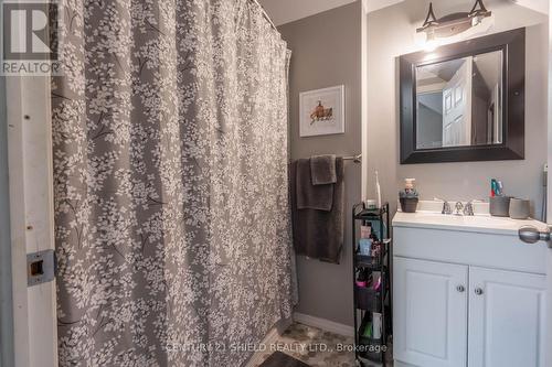 813 York Street, Cornwall, ON - Indoor Photo Showing Bathroom