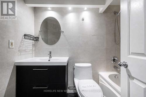 1602 - 77 Harbour Square, Toronto, ON - Indoor Photo Showing Bathroom