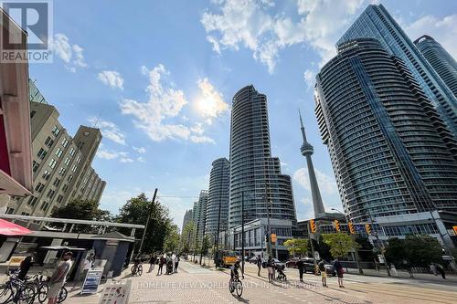 1602 - 77 Harbour Square, Toronto, ON - Outdoor