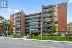 301 - 165 COSBURN AVENUE Toronto, ON M4J 2L3