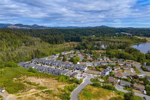 290 Seafield Rd, Colwood, BC 