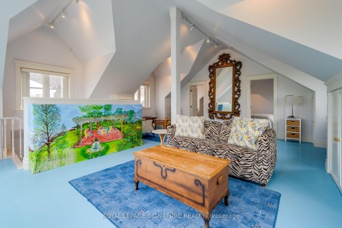 220 Greyabbey Trail, Toronto, ON - Indoor Photo Showing Living Room