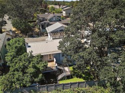 1224 Mariposa Ave Saanich, BC V8Z 6P4