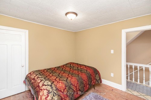 44 Arthur Avenue N, Hamilton, ON - Indoor Photo Showing Bedroom