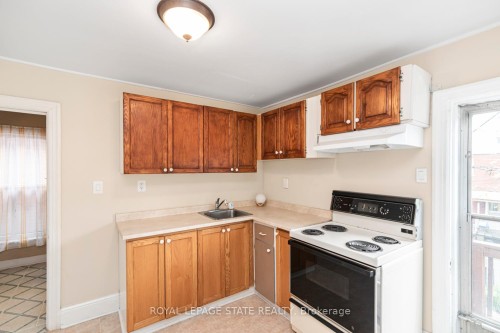 44 Arthur Avenue N, Hamilton, ON - Indoor Photo Showing Kitchen