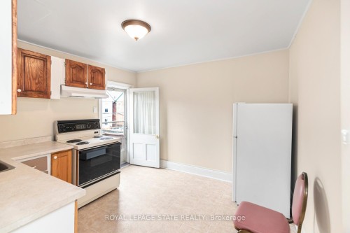44 Arthur Avenue N, Hamilton, ON - Indoor Photo Showing Kitchen