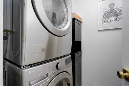 2165 Maple Ave, Sooke, BC - Indoor Photo Showing Laundry Room